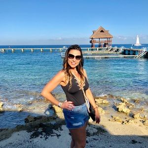 Meet your Posher, Candus